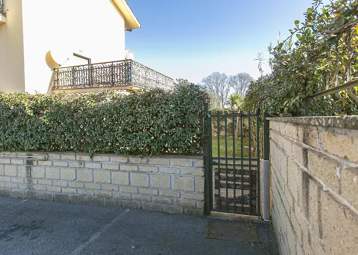 Casa Moderna Con Giardino רומא