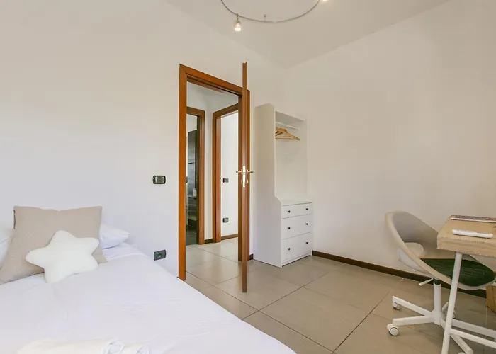 Casa Moderna Con Giardino דירה
