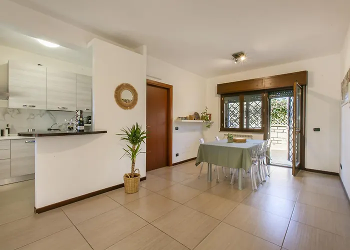 Casa Moderna Con Giardino דירה