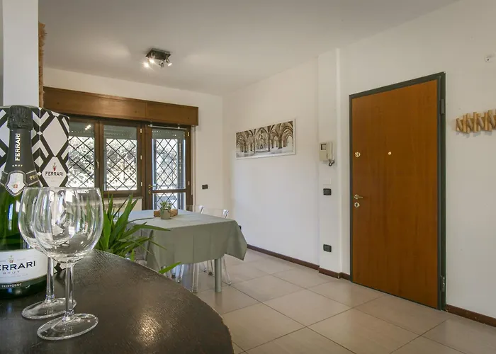 Casa Moderna Con Giardino רומא